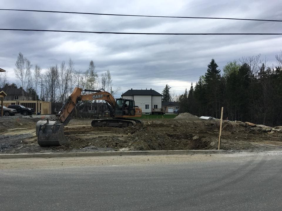 Mini-excavation drain